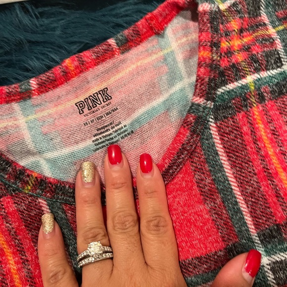 VS pink pajama set! Super soft & comfy size small new with no tags 🏷️ - Picture 8 of 13